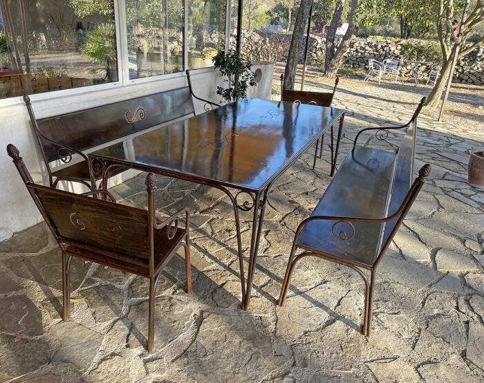 Salon de jardin en fer forgé sur mesure fabrication française en occitanie dans le département de l'Hérault